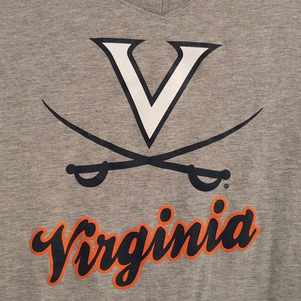 UVA Cavaliers V-Neck Junior's Tee Size M (Runs SMALL)